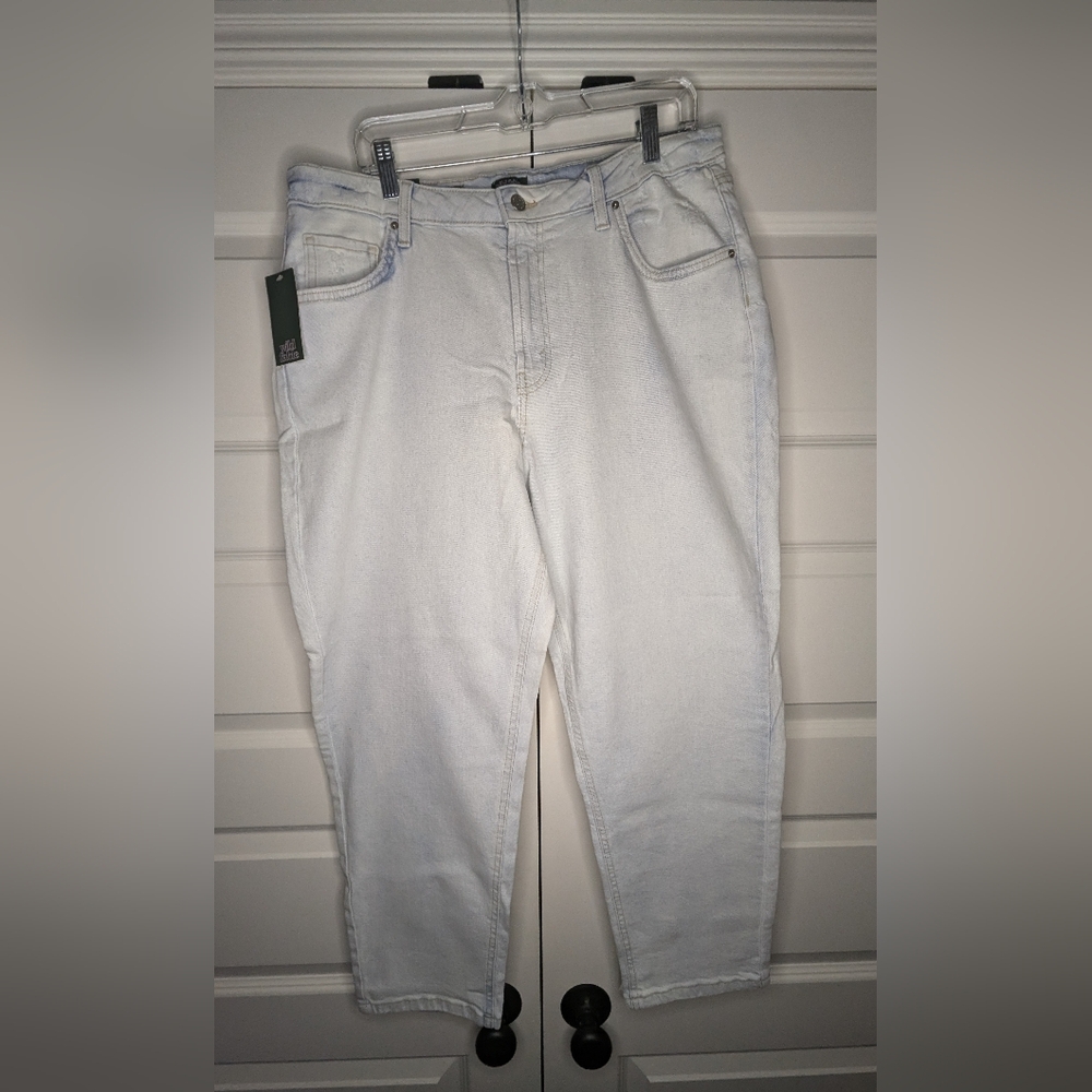 SEE DETAILS NWT - Wild Fable Size 16 Super High-Rise Tapered Jean Ultra Light